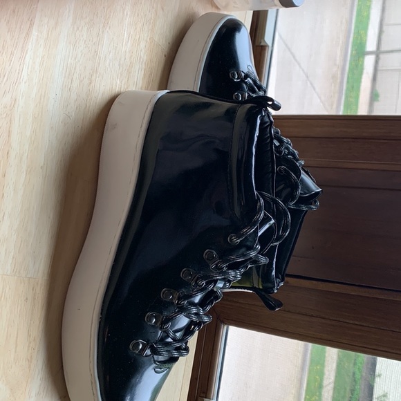 A7EIJE patent leather platform hiker/sneaker. - Picture 3 of 8